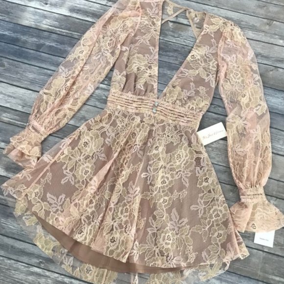 For Love And Lemons Dresses & Skirts - NWT For Love & Lemons Modern Love Dress Rose Gold